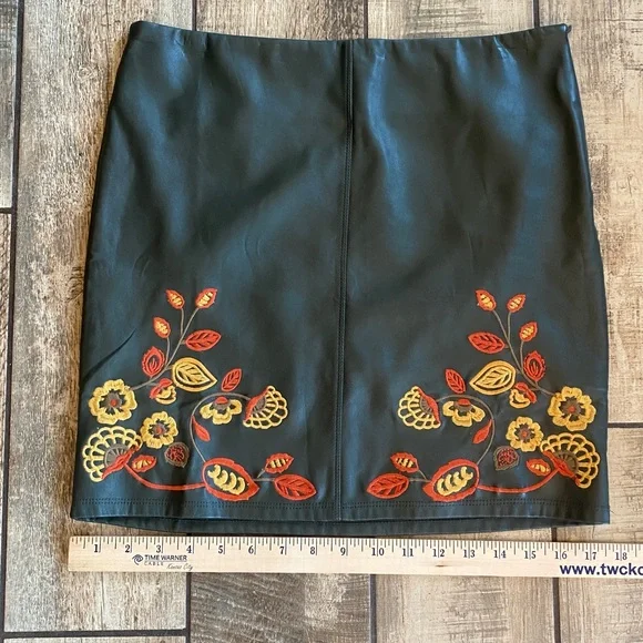 Romeo and Juliet Mini Skirt with Red & Yellow Floral Embroidery - Picture 6 of 10